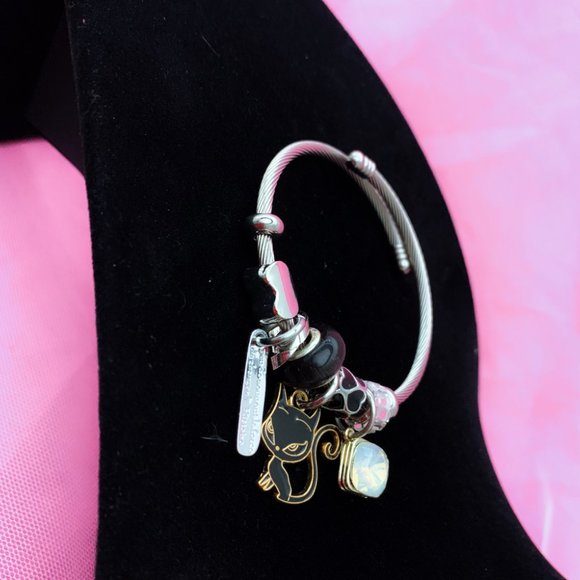 Kitty Charm Bracelet - Picture 2 of 2